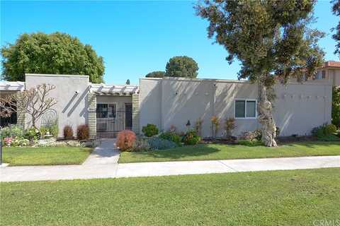 Via Mariposa W, Laguna Woods, CA 92637
