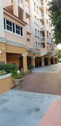 Alhambra Cir, Coral Gables, FL 33134