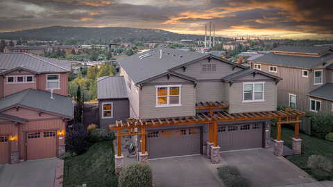 Vantage Point, BEND, OR 97702