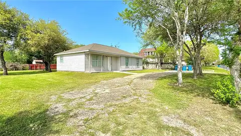 Avenue D, BEEVILLE, TX 78102