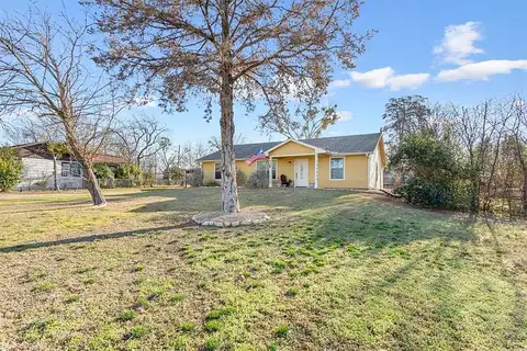 N College Avenue, West, TX 76691