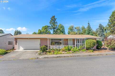 Queen Victoria, PORTLAND, OR 97224