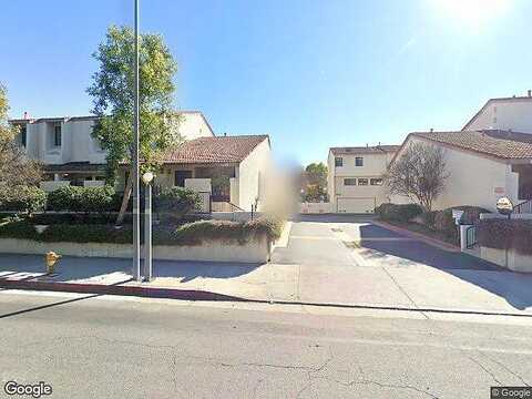 Oxnard St, Tarzana, CA 91356