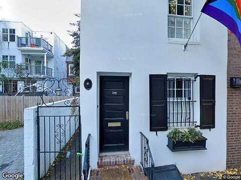 Waverly St, PHILADELPHIA, PA 19147