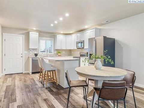 N 5Th St, Connell, WA 99326