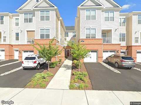 Southdown Manor Ter, Ashburn, VA 20148