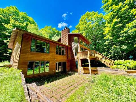 Tuttle, EAGLE RIVER, WI 54521