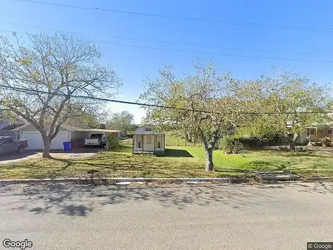 West St, Yoakum, TX 77995