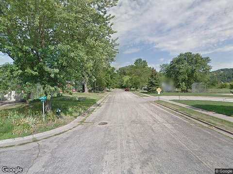 Sunnyside Dr E, La Crosse, WI 54601