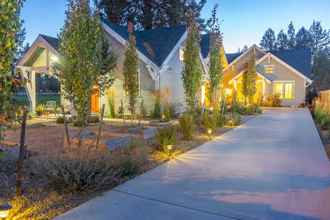 Brosterhous Road, Bend, OR 97702
