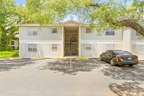 Reuter Strasse Circle, Tampa, FL 33613