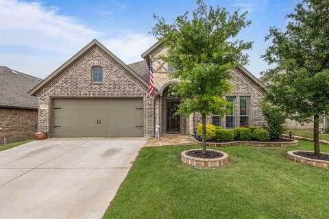 220 Bayonet Drive, Fort Worth, TX 76108