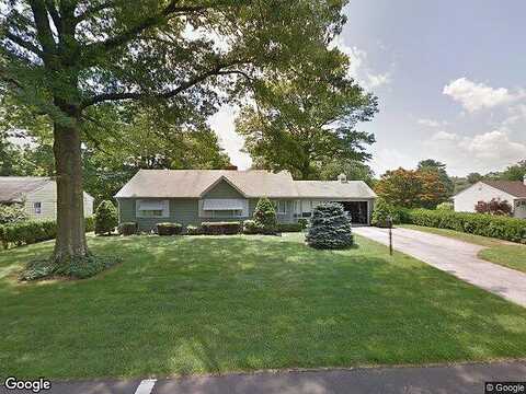 Fairway Dr, Yardley, PA 19067