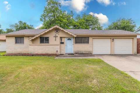 821 Belaire Drive, Burleson, TX 76028