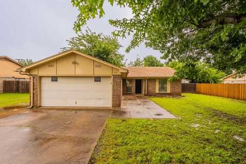 917 Cottonwood Trail, Benbrook, TX 76126