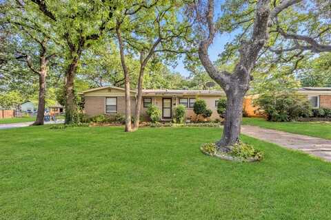 6324 Woodbine Drive, Fort Worth, TX 76112