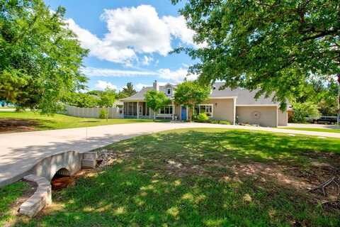 300 Colt Drive, Lake Kiowa, TX 76240