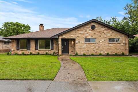 1717 Anderson Street, Irving, TX 75062