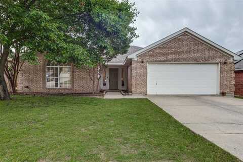 3804 Periwinkle Drive, Fort Worth, TX 76137