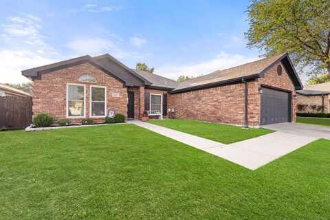 8121 Kathleen Drive, Fort Worth, TX 76137