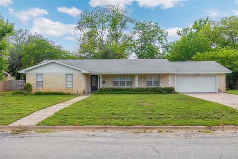 2301 11th Street, Brownwood, TX 76801