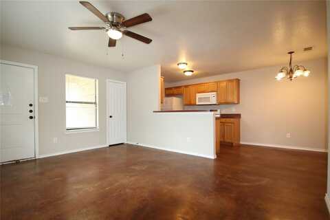 8024 W Elizabeth Lane, Fort Worth, TX 76116