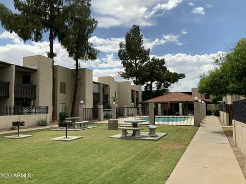 1927 E HAMPTON Avenue, Mesa, AZ 85204