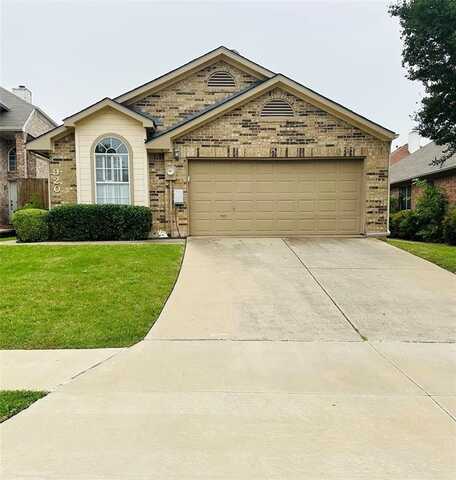 920 Plantation Drive, Lewisville, TX 75067