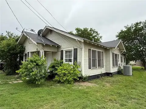 1211 Main Street, Brownwood, TX 76801