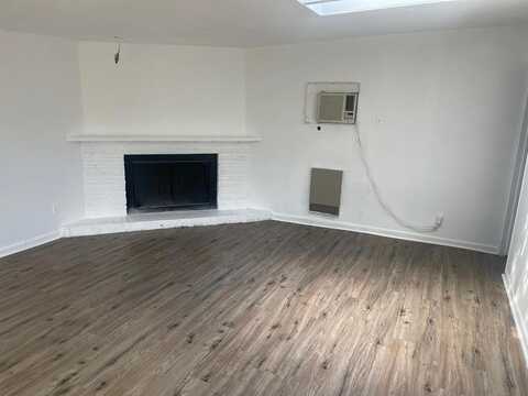 737 Irby Lane, Irving, TX 75061