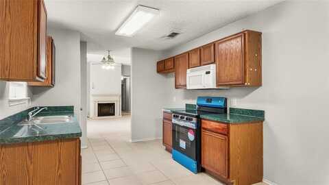 10513 Shadywood Drive, Fort Worth, TX 76140