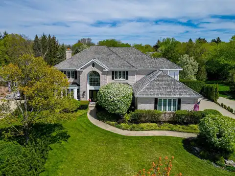 1108 New Castle Drive, Libertyville, IL 60048