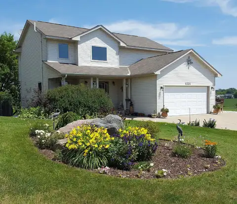 Cherrywood, NEW PRAGUE, MN 56071