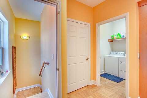Gulf Beach, EASTPOINT, FL 32328