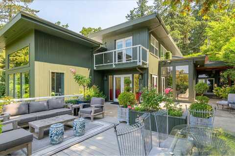Highland, EUGENE, OR 97403