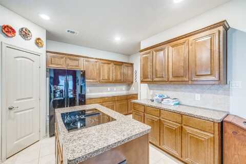 Chandler, KENNEDALE, TX 76060