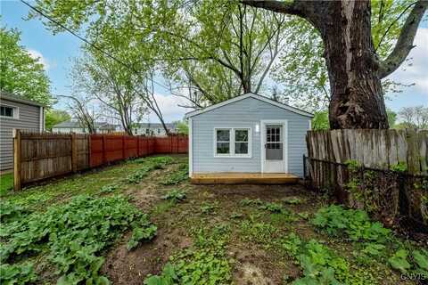 329 1/2 Fairmount Ave, Sloan, NY 13088