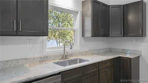 834 Emerald Hills Drive, Edwards, MO 65326