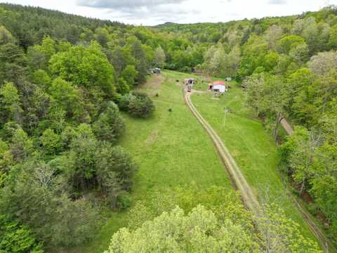 3877 Grieves Run Road, Elizabeth, WV 26143