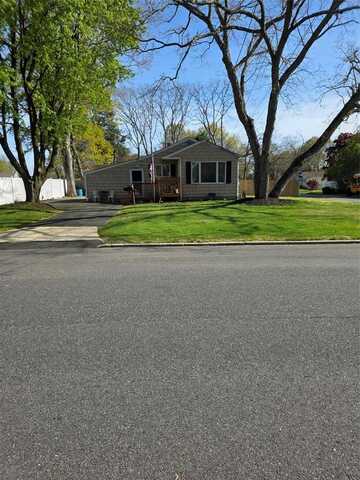 78 Brentwood Street, Bay Shore, NY 11706