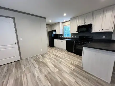 9 Lou Henry Lane, West Branch, IA 52358