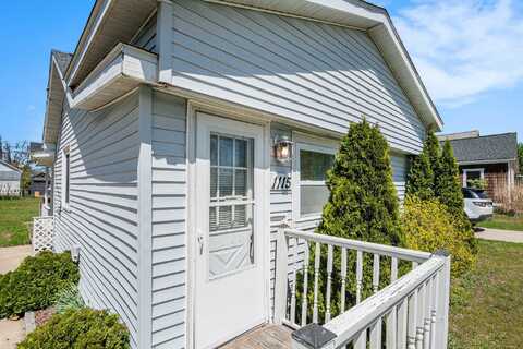 1115 PENNOYER AVENUE, GRAND HAVEN, MI 49417