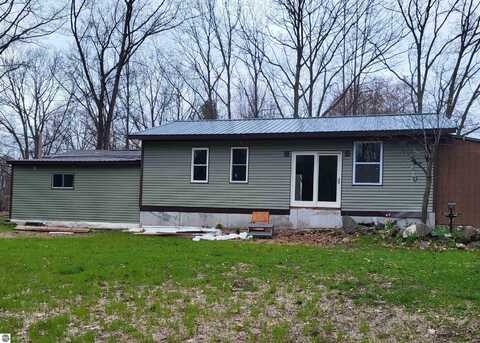 21187 PARKVIEW ROAD, TUSTIN, MI 49688