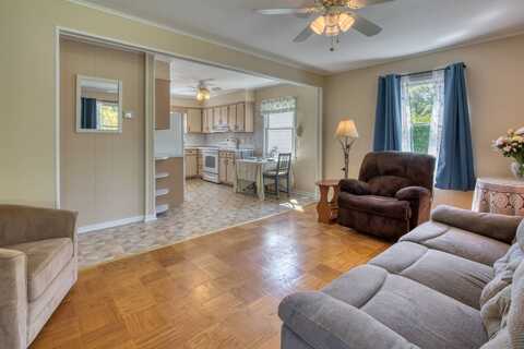 31 Bayberry Lane, Sag Harbor, NY 11963