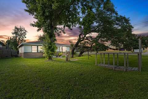 504 S 9th Street, Aransas Pass, TX 78336
