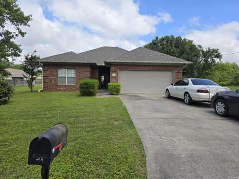 612 W 13TH, Stuttgart, AR 72160