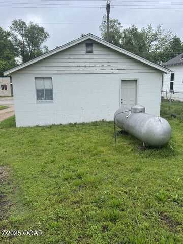908 N Lincoln, Neosho, MO 64850