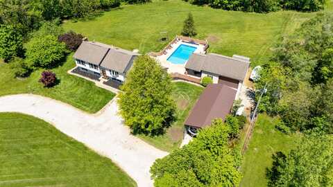 7684 Stout Road, Circleville, OH 43113