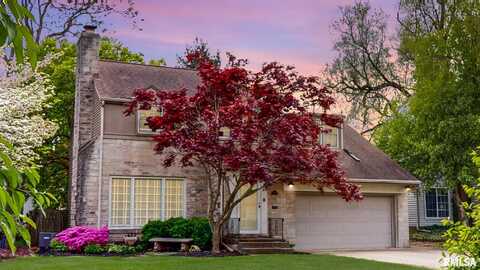 408 W RICHWOODS Boulevard, Peoria, IL 61604