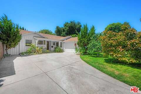 6827 Bianca Ave, Lake Balboa, CA 91406